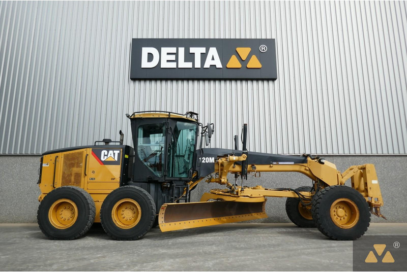 Caterpillar 120M - Gréder: 2 kép. Caterpillar 120M - Gréder: 2 kép.