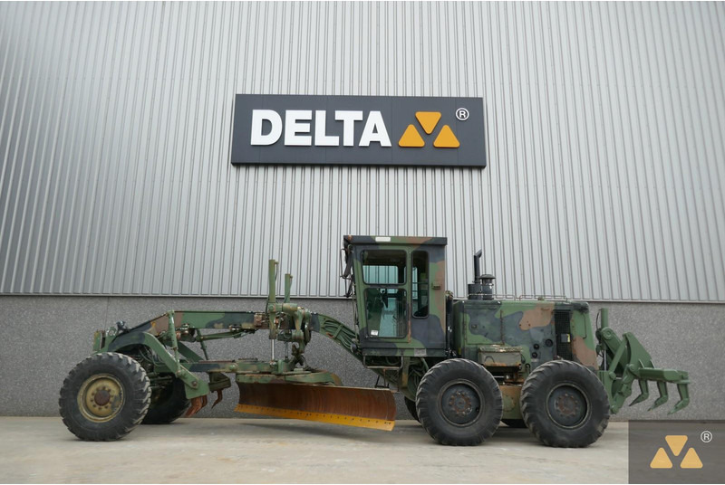 Caterpillar 130G Ex-army - Gréder: 1 kép. Caterpillar 130G Ex-army - Gréder: 1 kép.