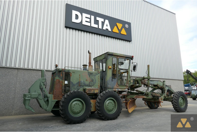 Caterpillar 130G Ex-army - Gréder: 5 kép. Caterpillar 130G Ex-army - Gréder: 5 kép.