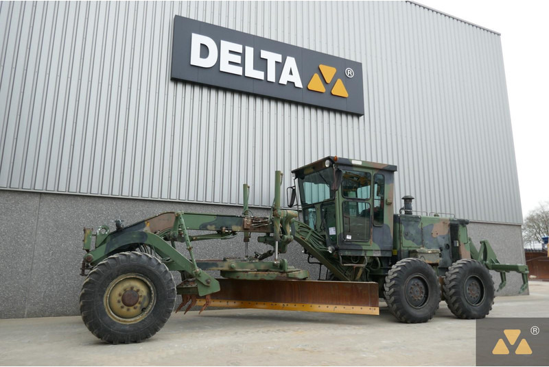 Caterpillar 130G Ex-army - Gréder: 4 kép. Caterpillar 130G Ex-army - Gréder: 4 kép.