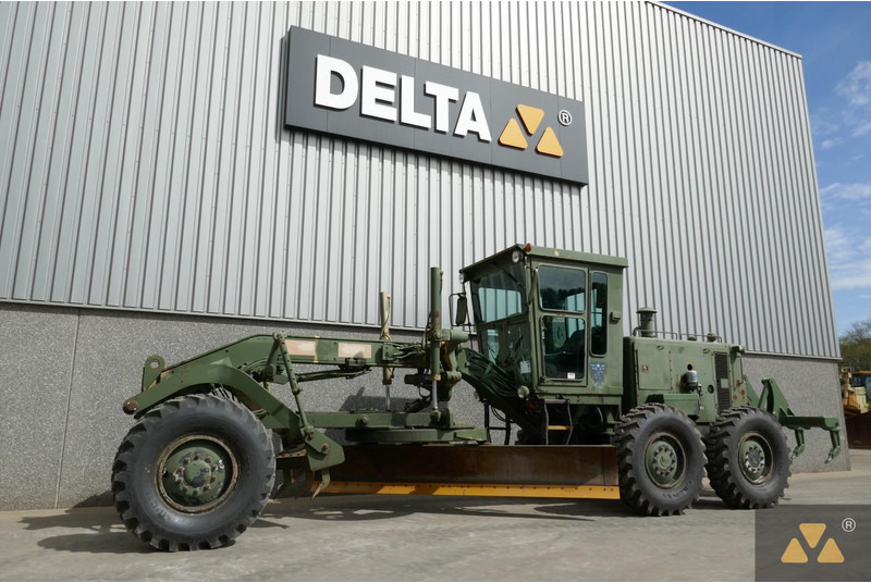 Caterpillar 130G Ex-army - Gréder: 4 kép. Caterpillar 130G Ex-army - Gréder: 4 kép.