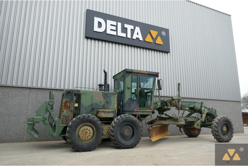 Caterpillar 130G Ex-army - Gréder: 5 kép. Caterpillar 130G Ex-army - Gréder: 5 kép.