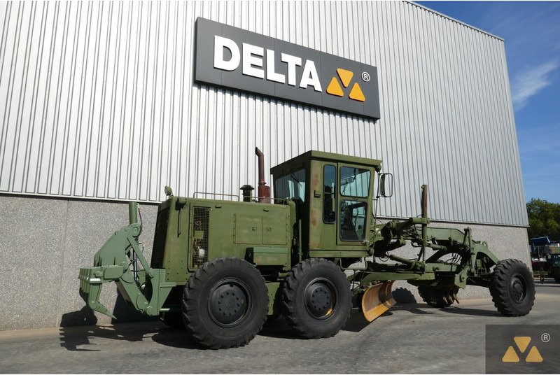 Caterpillar 130G Ex-army - Gréder: 5 kép. Caterpillar 130G Ex-army - Gréder: 5 kép.