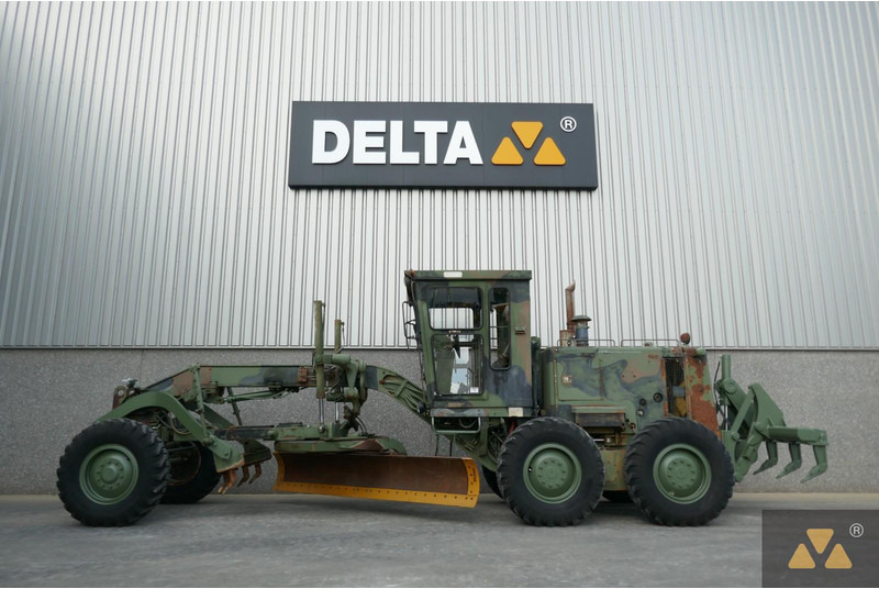 Caterpillar 130G Ex-army - Gréder: 1 kép. Caterpillar 130G Ex-army - Gréder: 1 kép.