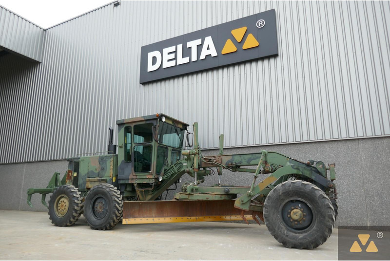 Caterpillar 130G Ex-army - Gréder: 3 kép. Caterpillar 130G Ex-army - Gréder: 3 kép.