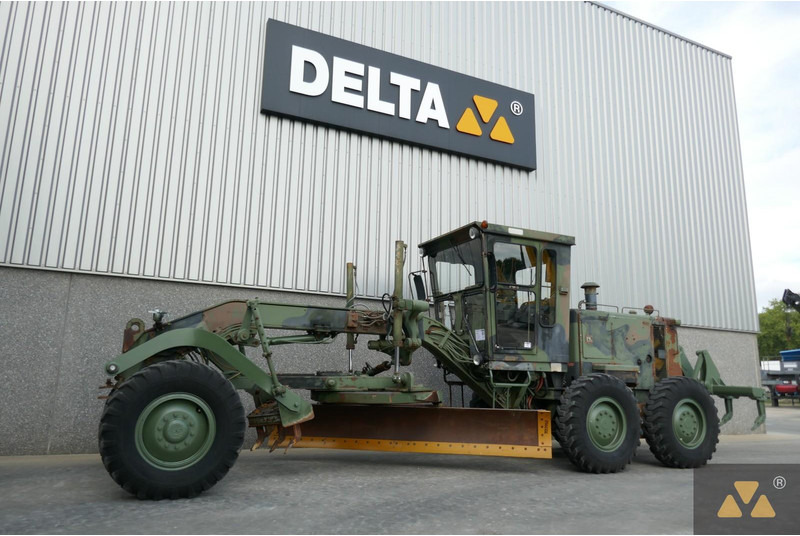 Caterpillar 130G Ex-army - Gréder: 4 kép. Caterpillar 130G Ex-army - Gréder: 4 kép.