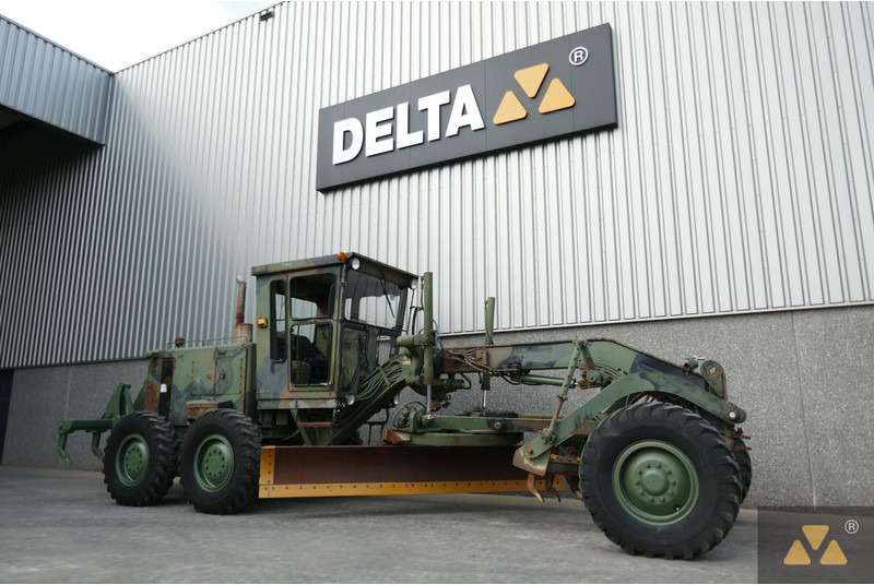 Caterpillar 130G Ex-army - Gréder: 3 kép. Caterpillar 130G Ex-army - Gréder: 3 kép.