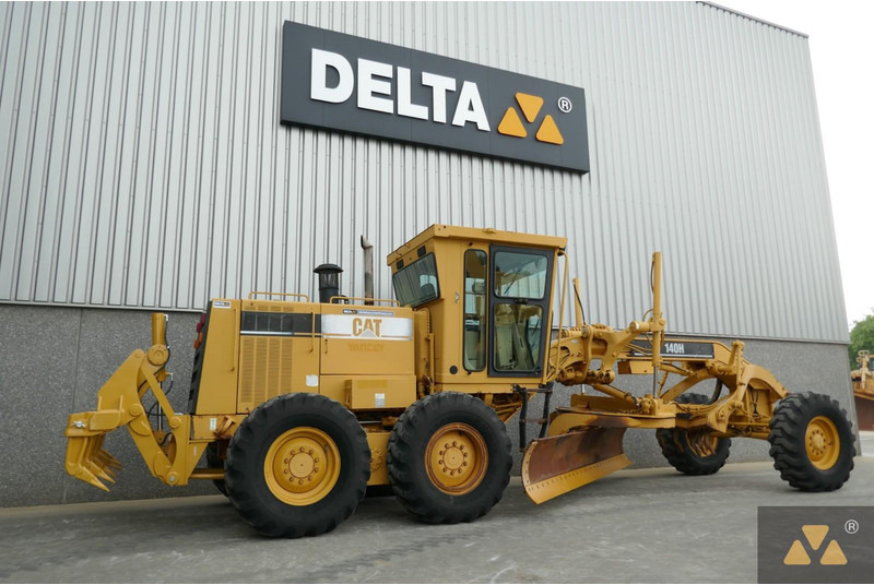 Caterpillar 140H - Gréder: 5 kép. Caterpillar 140H - Gréder: 5 kép.