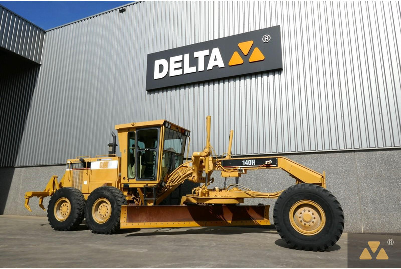 Caterpillar 140H - Gréder: 3 kép. Caterpillar 140H - Gréder: 3 kép.