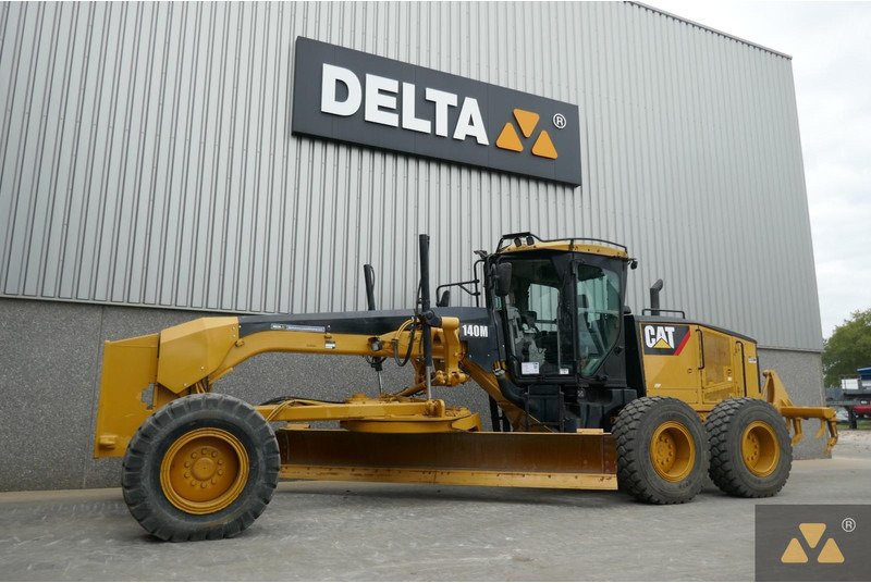 Caterpillar 140M - Gréder: 4 kép. Caterpillar 140M - Gréder: 4 kép.