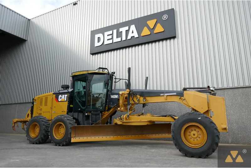 Caterpillar 140M2 - Gréder: 3 kép. Caterpillar 140M2 - Gréder: 3 kép.