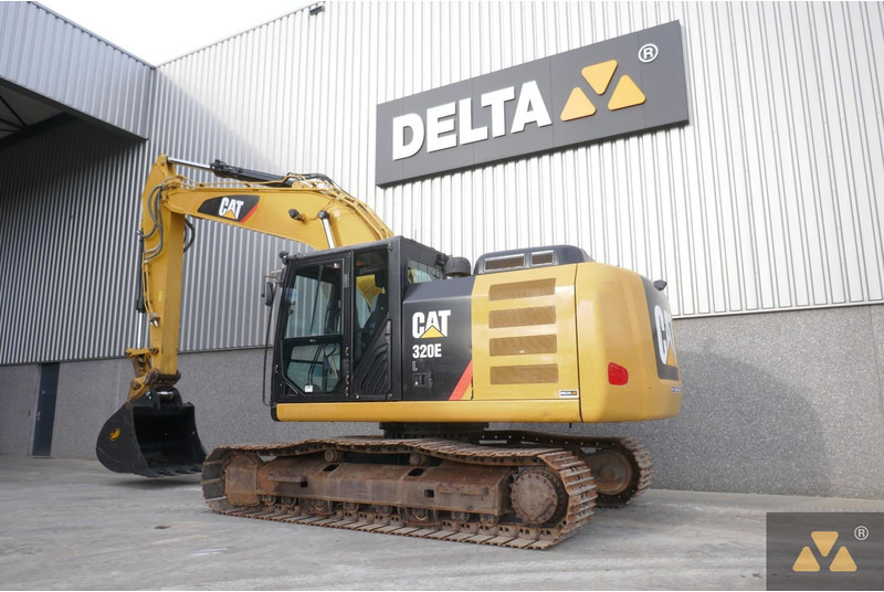 Caterpillar 320EL - Lánctalpas kotró: 4 kép. Caterpillar 320EL - Lánctalpas kotró: 4 kép.