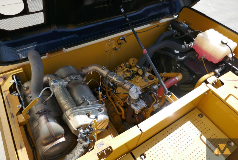 Lánctalpas kotró Caterpillar 320FL: 20 kép. Lánctalpas kotró Caterpillar 320FL: 20 kép.