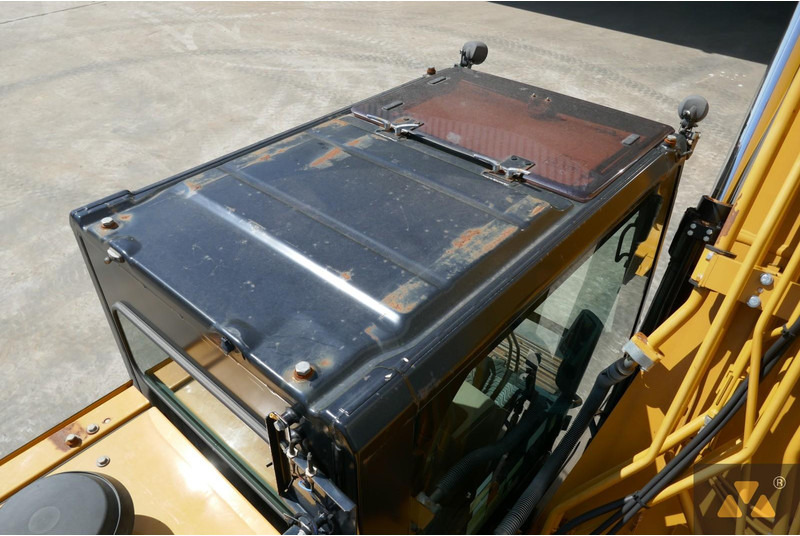 Lánctalpas kotró Caterpillar 320FL: 16 kép. Lánctalpas kotró Caterpillar 320FL: 16 kép.