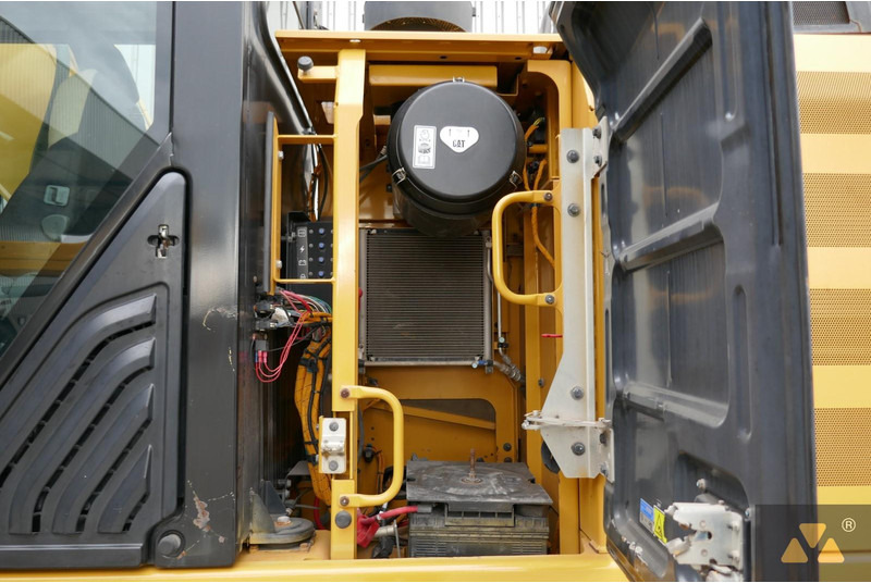 Lánctalpas kotró Caterpillar 330FL: 20 kép.