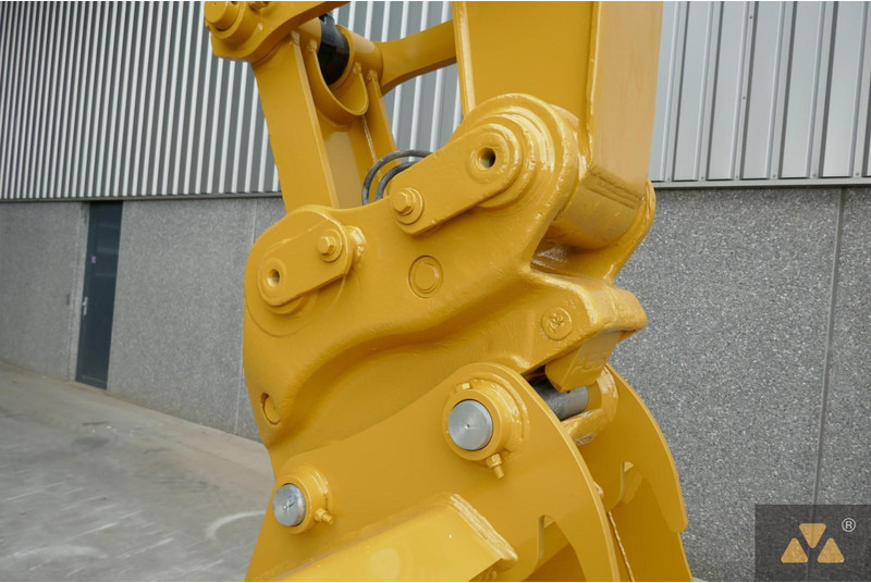 Lánctalpas kotró Caterpillar 330FL: 9 kép.