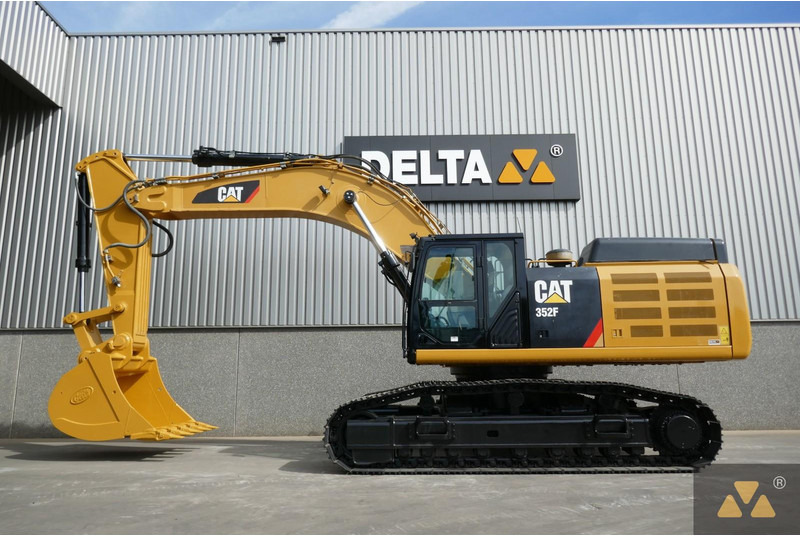 Caterpillar 352F - Lánctalpas kotró: 1 kép. Caterpillar 352F - Lánctalpas kotró: 1 kép.