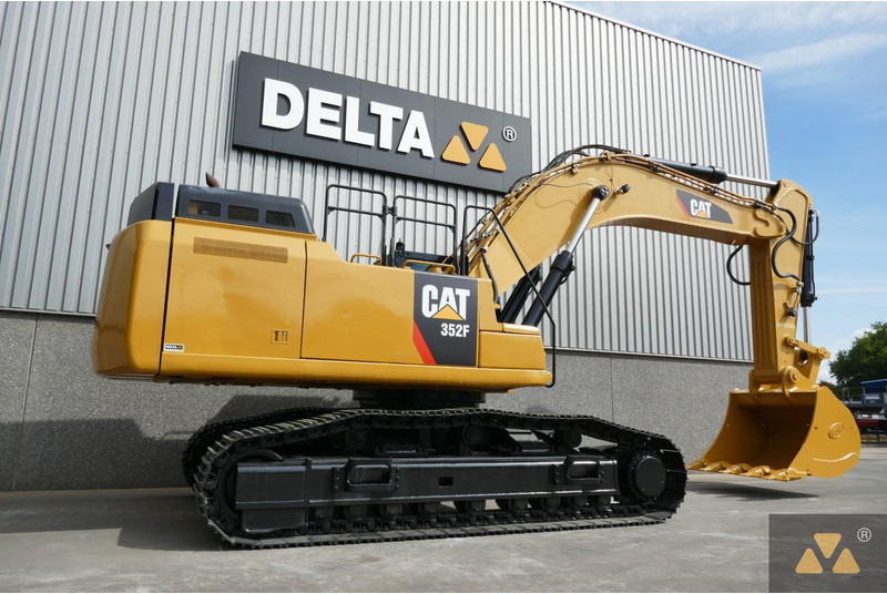 Caterpillar 352F - Lánctalpas kotró: 5 kép. Caterpillar 352F - Lánctalpas kotró: 5 kép.