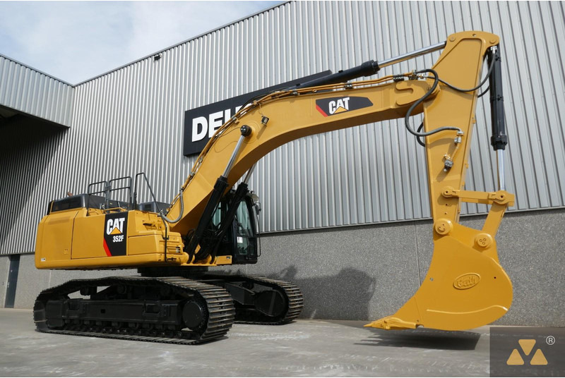 Lánctalpas kotró Caterpillar 352F: 8 kép. Lánctalpas kotró Caterpillar 352F: 8 kép.