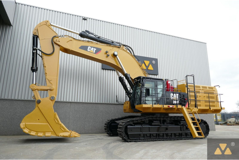 Caterpillar 390F LME - Lánctalpas kotró: 3 kép. Caterpillar 390F LME - Lánctalpas kotró: 3 kép.