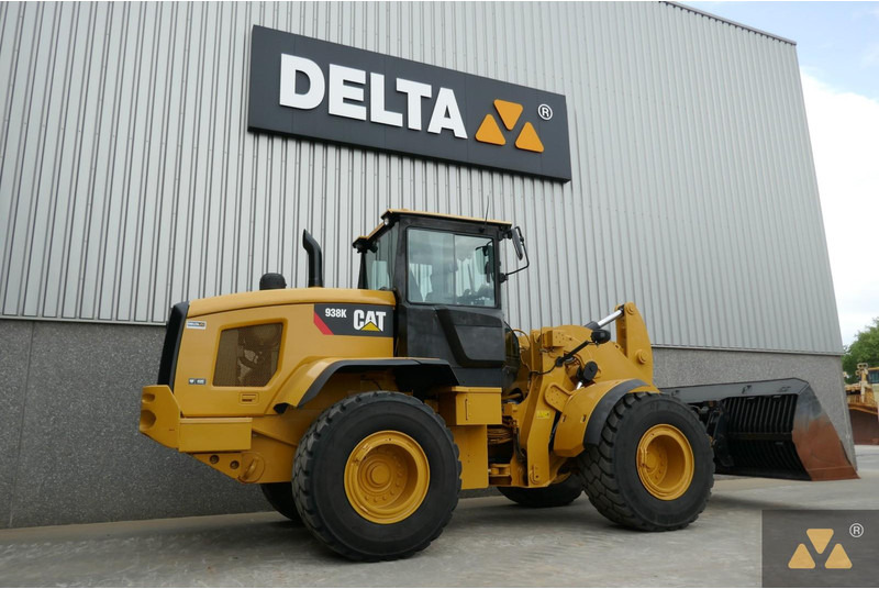 Caterpillar 938K - Gumikerekes homlokrakodó: 5 kép. Caterpillar 938K - Gumikerekes homlokrakodó: 5 kép.
