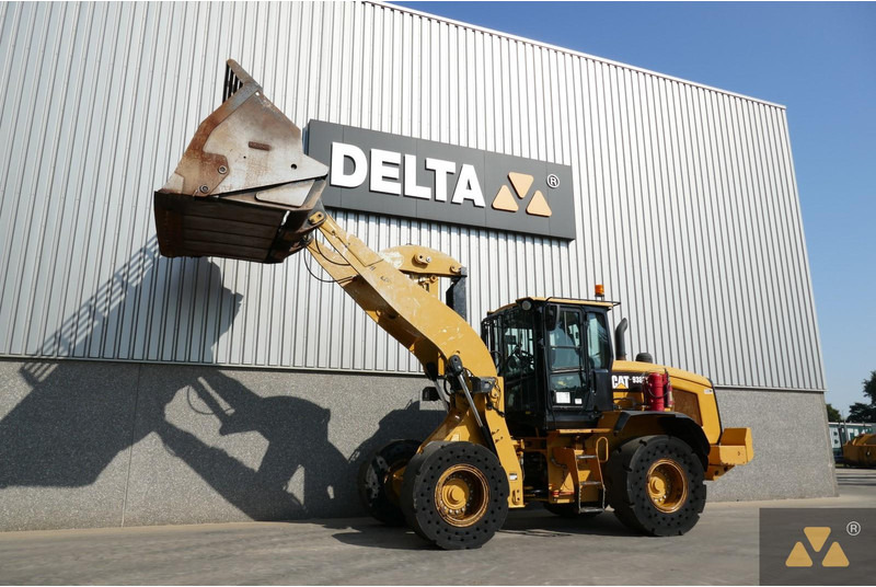 Caterpillar 938M - Gumikerekes homlokrakodó: 3 kép. Caterpillar 938M - Gumikerekes homlokrakodó: 3 kép.