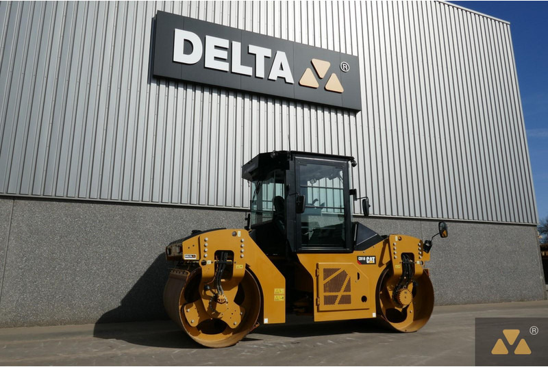Caterpillar CB10 - Henger: 5 kép. Caterpillar CB10 - Henger: 5 kép.