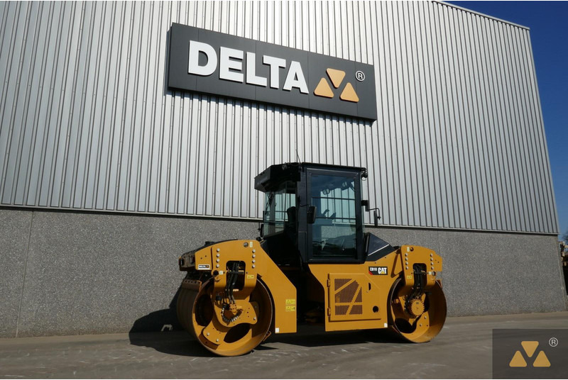 Henger Caterpillar CB10: 5 kép.