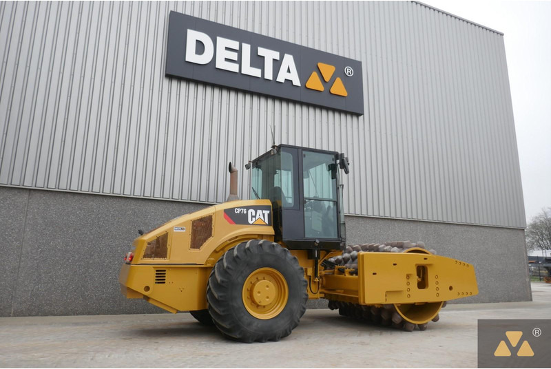 Caterpillar CP76 - Henger: 5 kép. Caterpillar CP76 - Henger: 5 kép.