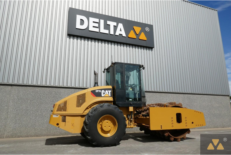 Caterpillar CP76 - Henger: 5 kép. Caterpillar CP76 - Henger: 5 kép.