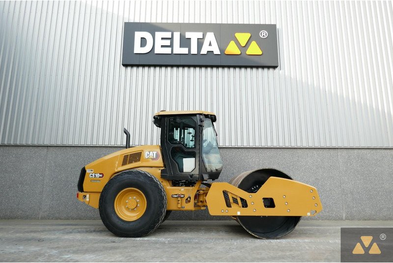 Caterpillar CS10GC - Henger: 2 kép. Caterpillar CS10GC - Henger: 2 kép.