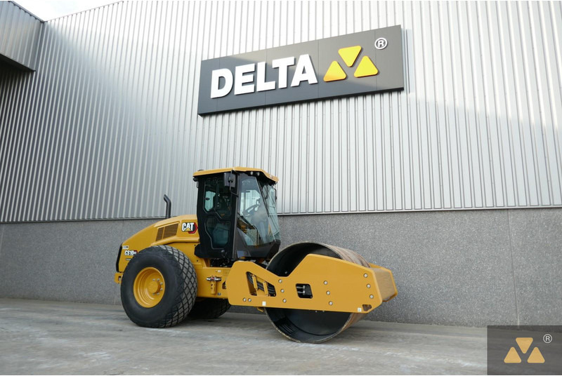 Caterpillar CS10GC - Henger: 3 kép. Caterpillar CS10GC - Henger: 3 kép.
