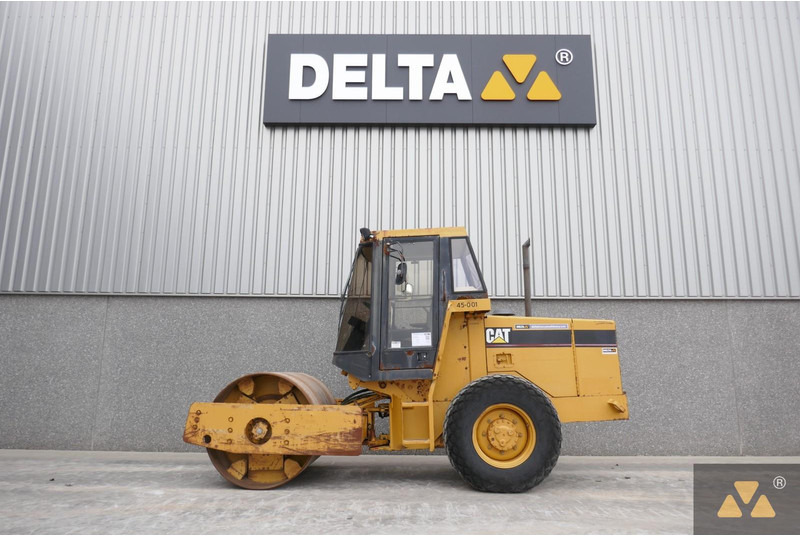 Caterpillar CS433C - Henger: 1 kép. Caterpillar CS433C - Henger: 1 kép.