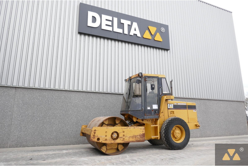 Caterpillar CS433C - Henger: 4 kép. Caterpillar CS433C - Henger: 4 kép.
