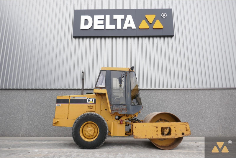 Caterpillar CS433C - Henger: 2 kép. Caterpillar CS433C - Henger: 2 kép.