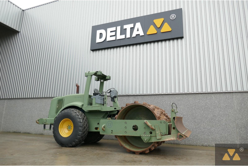 Caterpillar CS563D Ex-army - Henger: 3 kép. Caterpillar CS563D Ex-army - Henger: 3 kép.