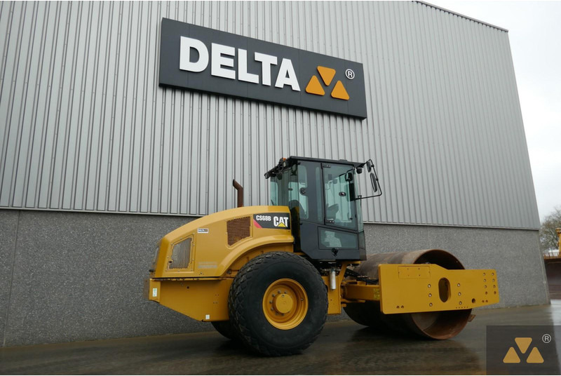 Caterpillar CS68B - Henger: 5 kép. Caterpillar CS68B - Henger: 5 kép.