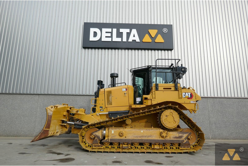 Caterpillar D6 LGP - Buldózer: 1 kép. Caterpillar D6 LGP - Buldózer: 1 kép.