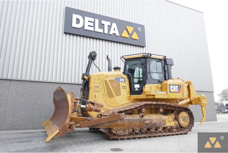 Caterpillar D7E - Buldózer: 4 kép. Caterpillar D7E - Buldózer: 4 kép.