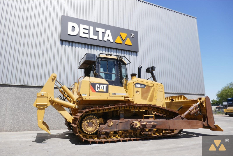 Caterpillar D7E LGP - Buldózer: 5 kép. Caterpillar D7E LGP - Buldózer: 5 kép.