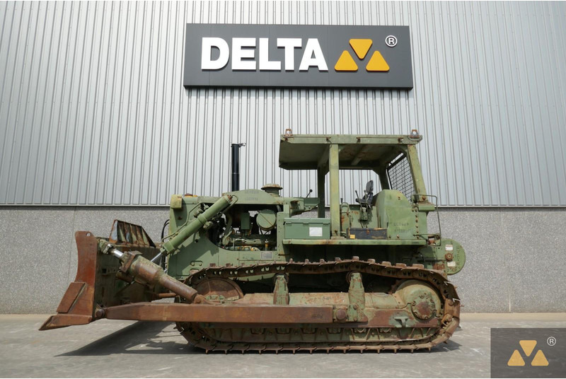 Caterpillar D7F Ex-army - Buldózer: 1 kép. Caterpillar D7F Ex-army - Buldózer: 1 kép.