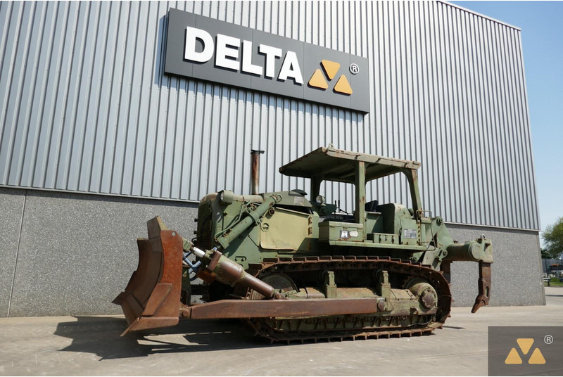Caterpillar D7F Ex-army - Buldózer: 4 kép. Caterpillar D7F Ex-army - Buldózer: 4 kép.