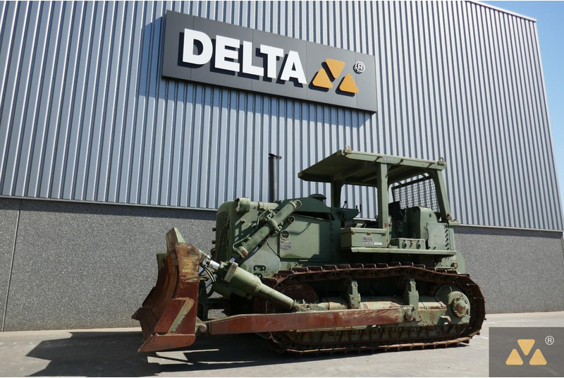 Caterpillar D7F Ex-army - Buldózer: 4 kép. Caterpillar D7F Ex-army - Buldózer: 4 kép.