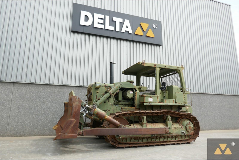 Caterpillar D7F Ex-army - Buldózer: 4 kép. Caterpillar D7F Ex-army - Buldózer: 4 kép.