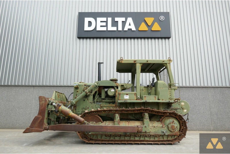 Caterpillar D7F Ex-army - Buldózer: 1 kép. Caterpillar D7F Ex-army - Buldózer: 1 kép.
