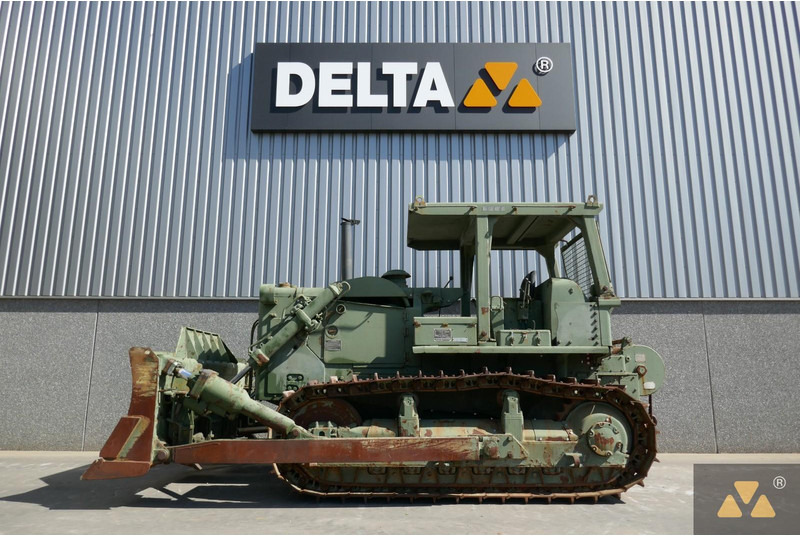 Caterpillar D7F Ex-army - Buldózer: 1 kép. Caterpillar D7F Ex-army - Buldózer: 1 kép.