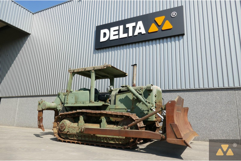 Caterpillar D7F Ex-army - Buldózer: 3 kép. Caterpillar D7F Ex-army - Buldózer: 3 kép.