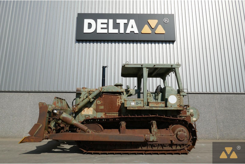 Caterpillar D7F Ex-army - Buldózer: 1 kép. Caterpillar D7F Ex-army - Buldózer: 1 kép.