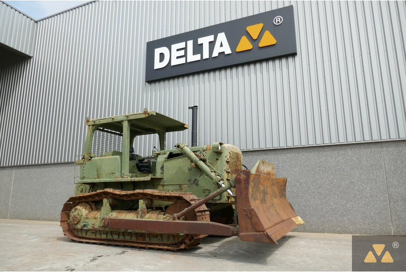 Caterpillar D7F Ex-army - Buldózer: 3 kép. Caterpillar D7F Ex-army - Buldózer: 3 kép.