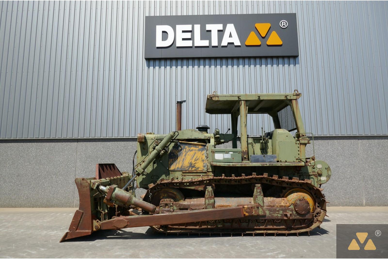 Caterpillar D7F Ex-army - Buldózer: 1 kép. Caterpillar D7F Ex-army - Buldózer: 1 kép.